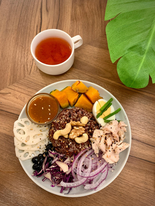 “Balanced meal and movement—habits that pair well with berberine.”